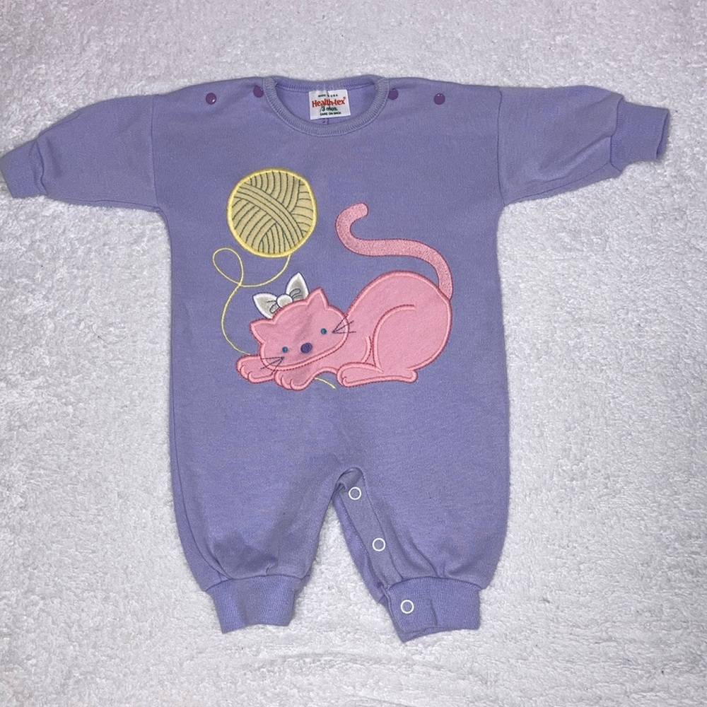 Vintage Healthtex 90’s kitty cat playing with yarn romper 3m